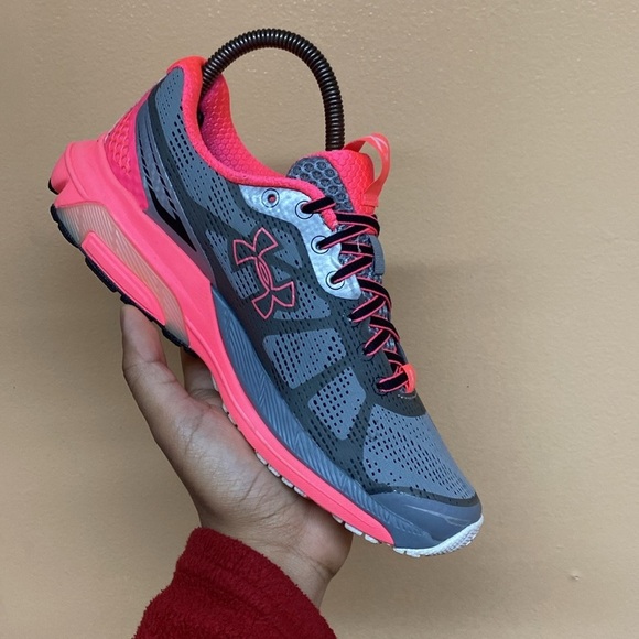 Under Armour Charged Bandit “Breast Cancer Awareness” - Picture 11 of 17